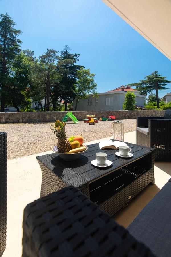Apartment Lora Цриквеница Экстерьер фото